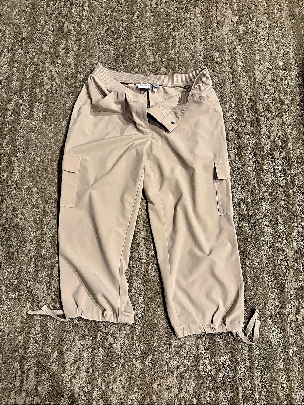zenergy Cargo Jogger Pants in Beige Size Medium Like New